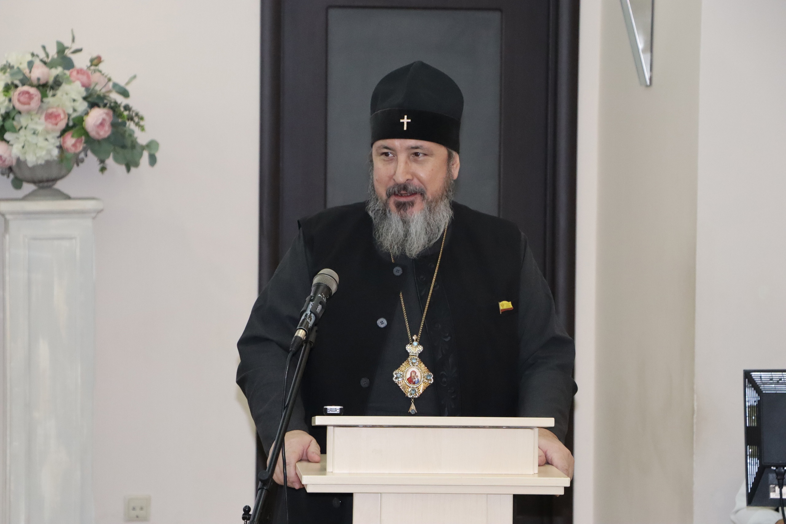 Депутат Госсовета обвинил ОП Чувашии в плагиате нагрудного знака