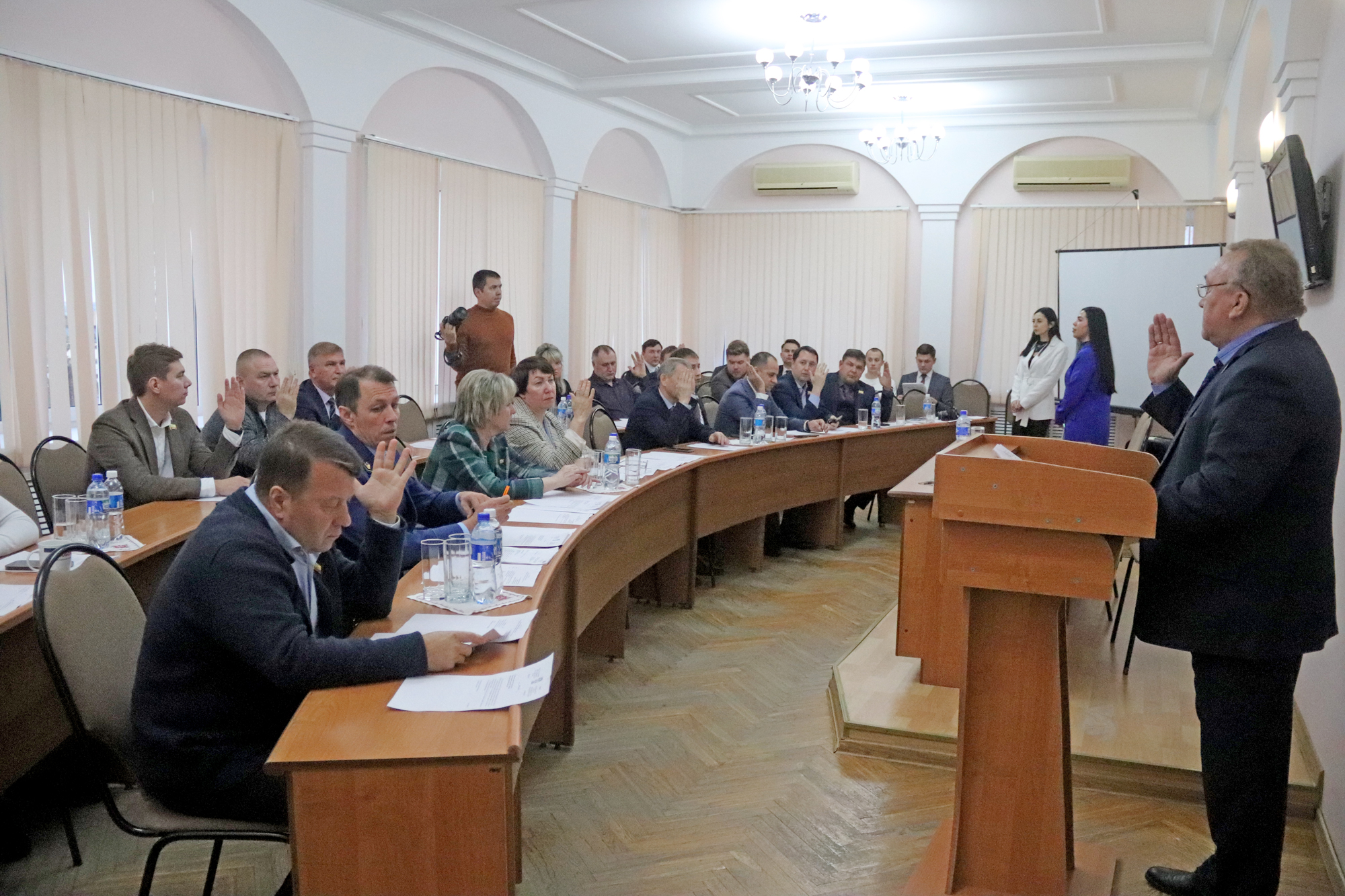 Глав городов Чувашии назначат под бой курантов и в информационном вакууме