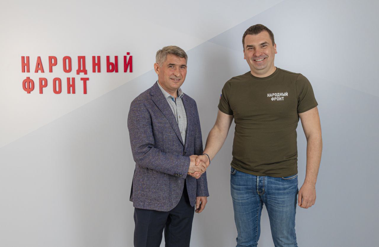 Коллеги характеризуют его как человека дисциплинированного, исполнительного, но не склонного проявлять инициативу без согласования наверху. Даже говорят, что ОНФ теперь уготована участь подотдела администрации главы республики.