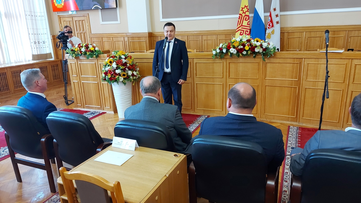 Емельянов обрел звание почетного гражданина Чебоксар и назван «крестным отцом»