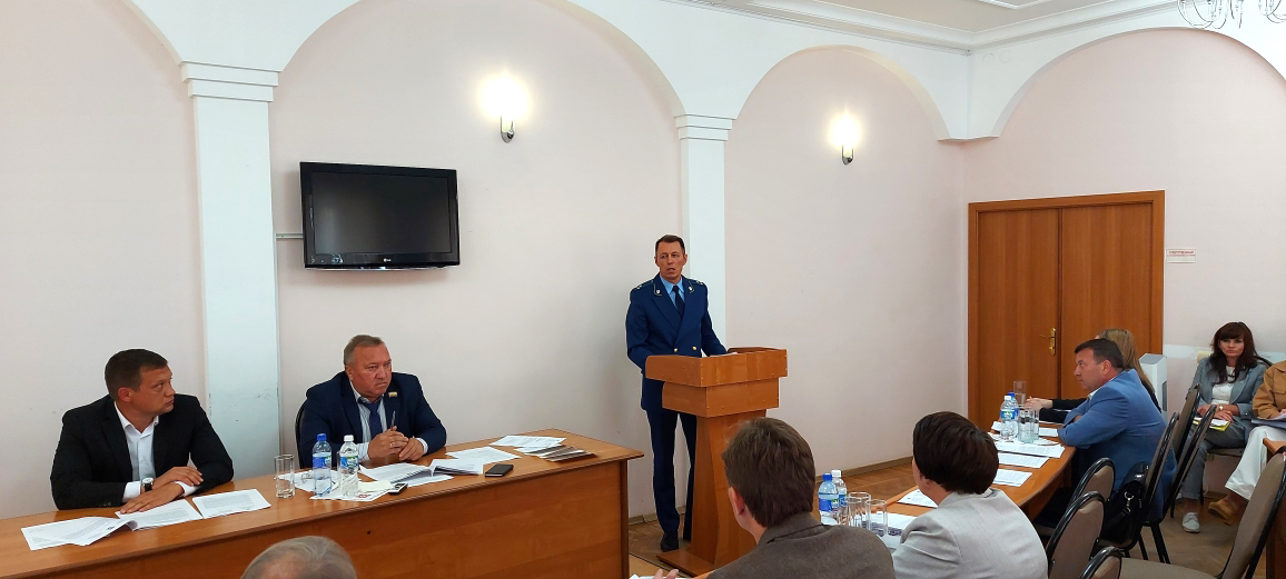 Депутат Новочебоксарска вместе с доверием утратил мандат и партбилет