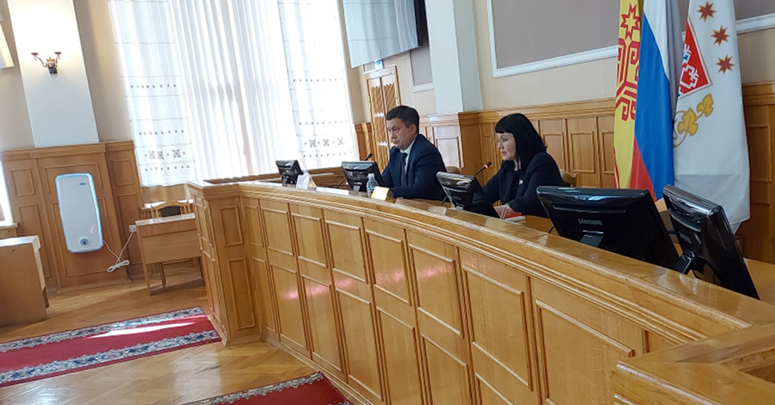 Поправки в уставах городов Чувашии вводят единоначалие и не оставляют выбора