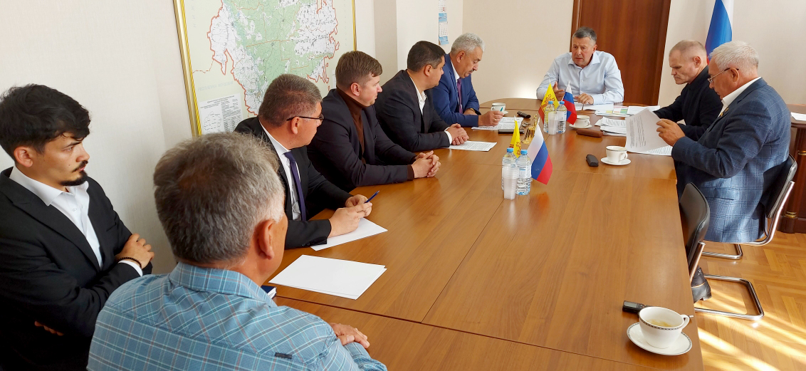 Спирину на улице Гражданской хоть трава не расти