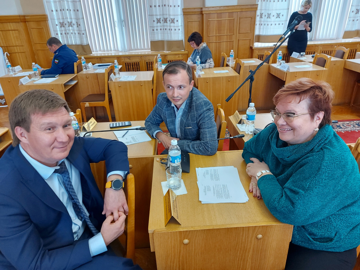 Депутаты ЧГСД одобрили поправки в устав Чебоксар и получили на чай