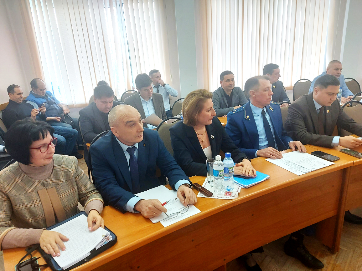 Максим Семенов отстоял пост главы Новочебоксарска и заслужил медаль