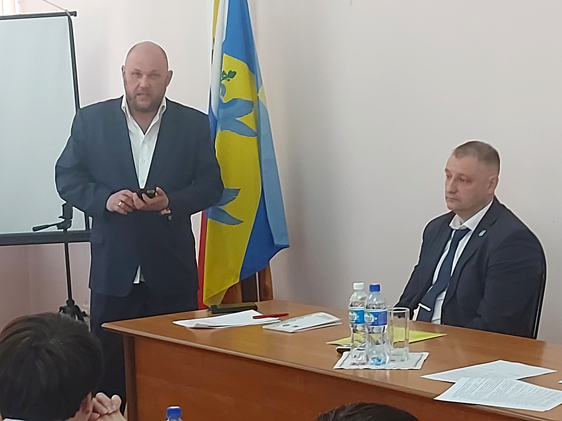 Максим Семенов отстоял пост главы Новочебоксарска и заслужил медаль