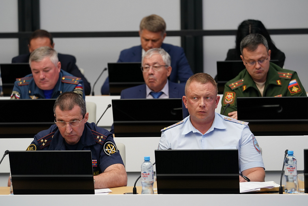 Назаров поверил алгеброй «Гармонию» и посулил чиновникам пересадки