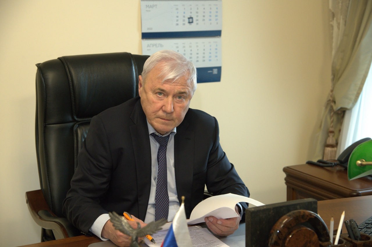 Поправки в закон об ОМС развел депутатов Госдумы от Чувашии по полисам мнений