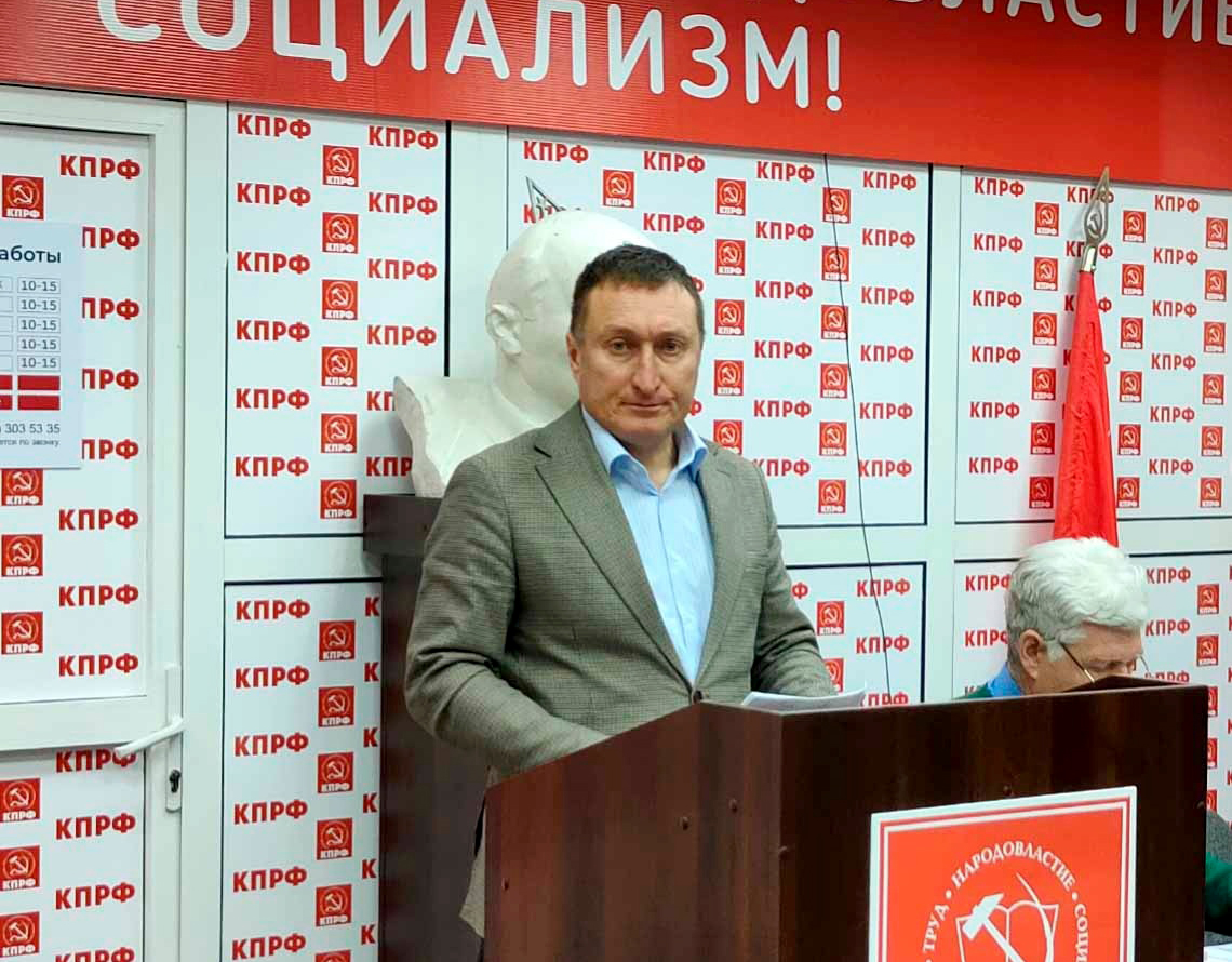 Депутаты от КПРФ в Чувашии делают карьеру и сдают партбилеты 