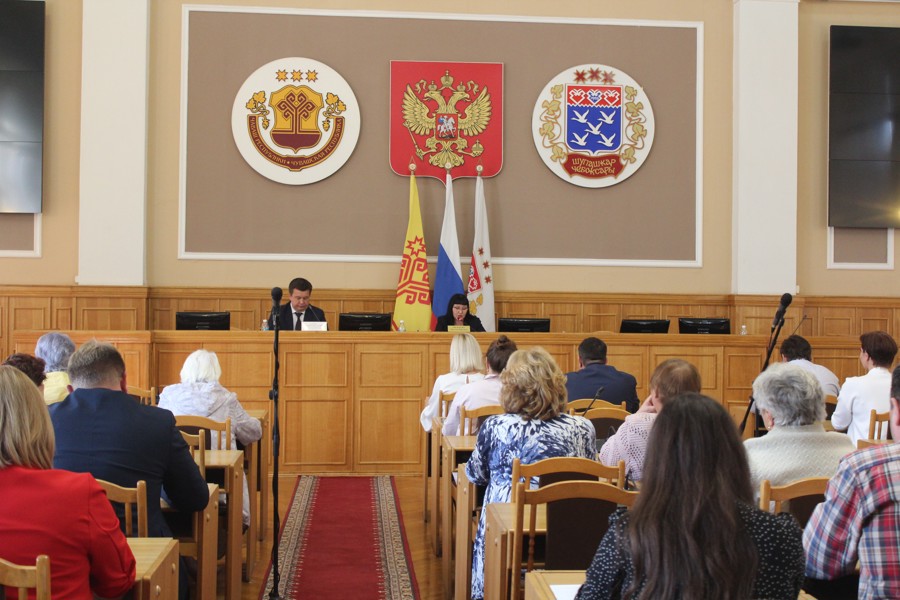 Поправки в уставах городов Чувашии вводят единоначалие и не оставляют выбора