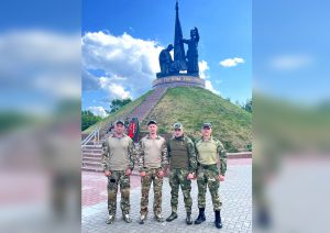 Герой России Евгений Борисов едет по контракту на передовую в зону СВО