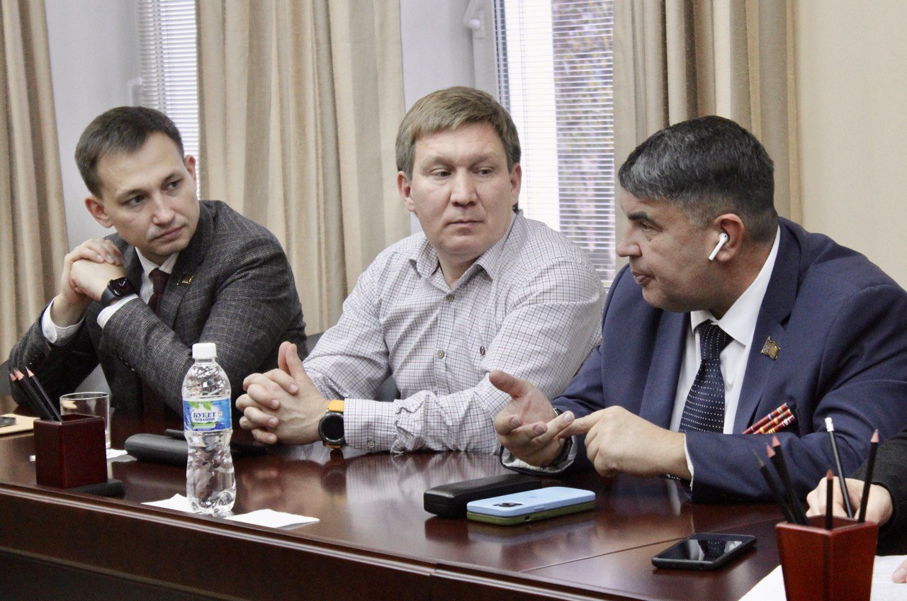 Спирин подбирает кадры в Москве и не хочет переплачивать за кофе