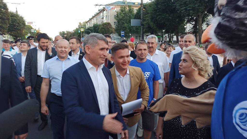 «Творческий бульвар» встретил Николаева и Спирина тухьями из вип-зданий и организованным мордобоем