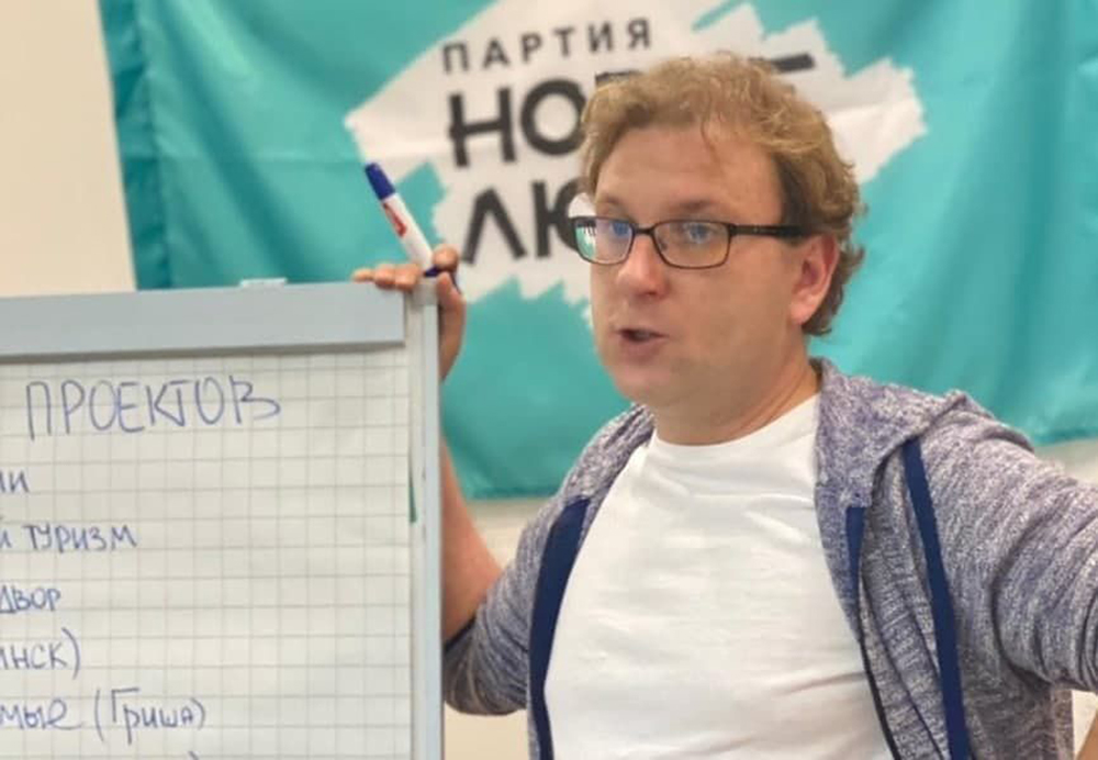 Источник фото — ИА «В городе N» https://www.vgoroden.ru/novosti/rustam-dosaev-novye-lyudi-planiruyut-stat-vtoroy-partiey-v-strane-id346251