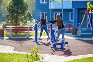 Источник фото — https://wi-fi.ru/news/azOWwVRHmD2U-v-tsentralnom-okruge-blagoustroyat-territorii-58-dvorov