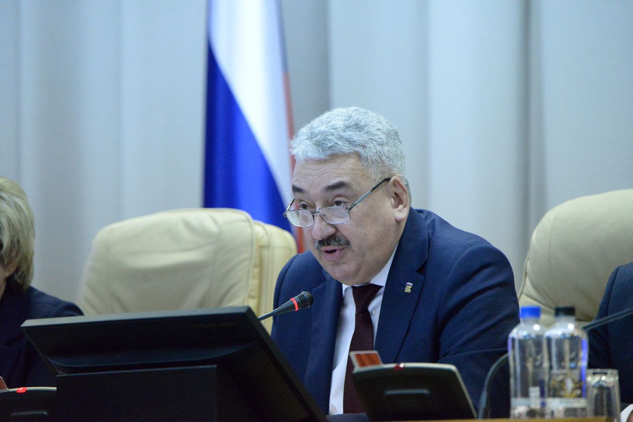 Поправки в бюджет Чувашии приняты с учетом дефицита денег и времени