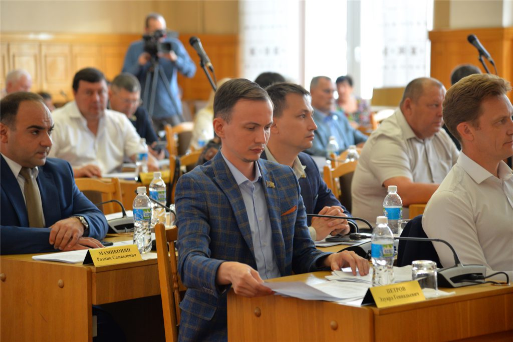 Елену Бадаеву избрали Почетным гражданином Чебоксар по шпаргалке и на самом честном портале
