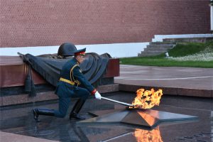 Факел с Вечным огнем из Москвы направляется в Чувашию