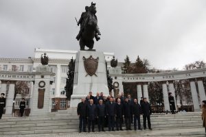 Комаров собрал в Уфе законодателей ПФО и впечатлился памятником Шаймуратову