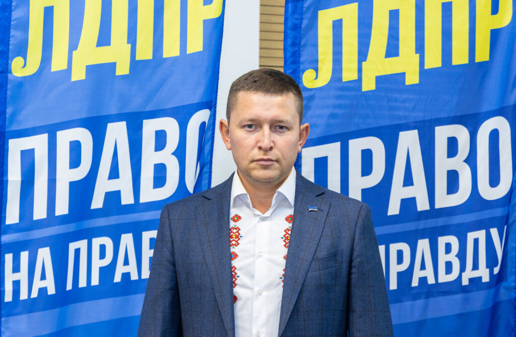 Константин Степанов не играет в поддавки и носит с собой видеокамеру