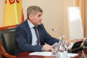 В проблемах с капремонтом школ Олег Николаев заранее нашел виноватых