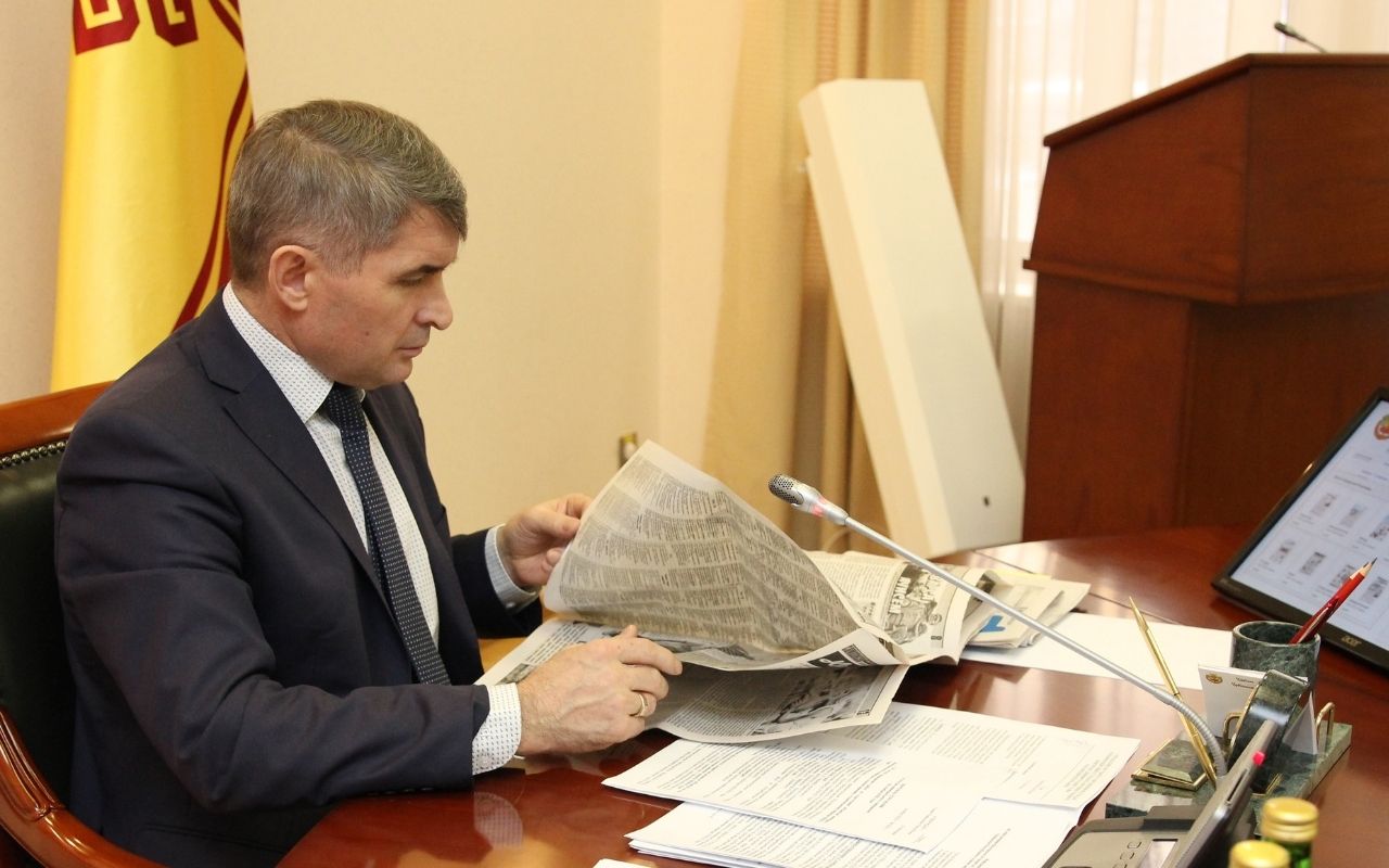 Николаев читает «Ведомости» и надеется на встречу с Путиным