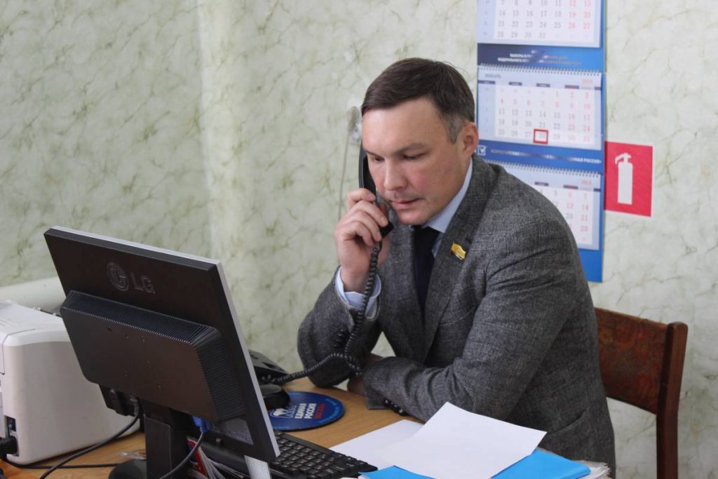 «Единая Россия» в Чувашии волком выгрызает оппортунизм и охотится на перебежчиков