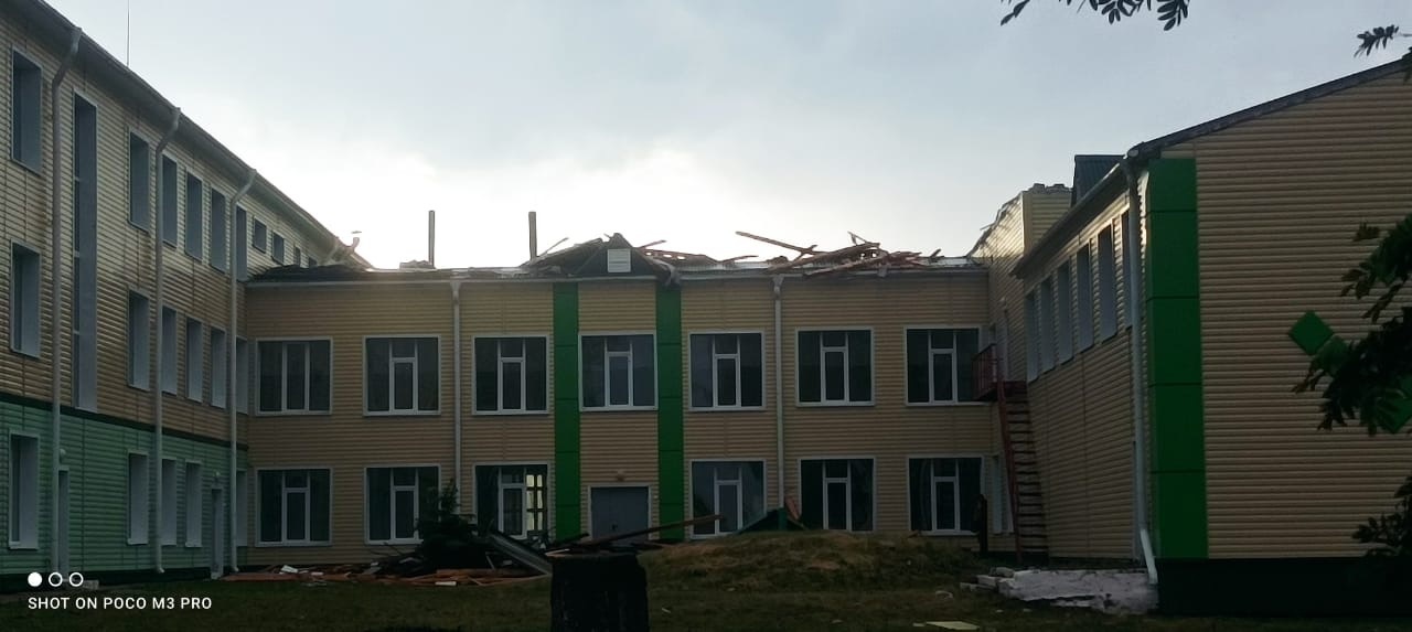 Ветер снес крыши 73 зданий в Чувашии