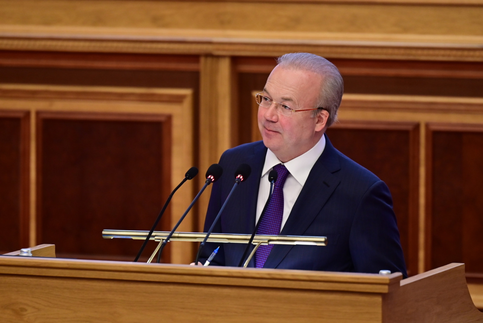 Назаров отчитался в Курултае на виду у Хабирова и пожелал Башкортостану единства и сплоченности