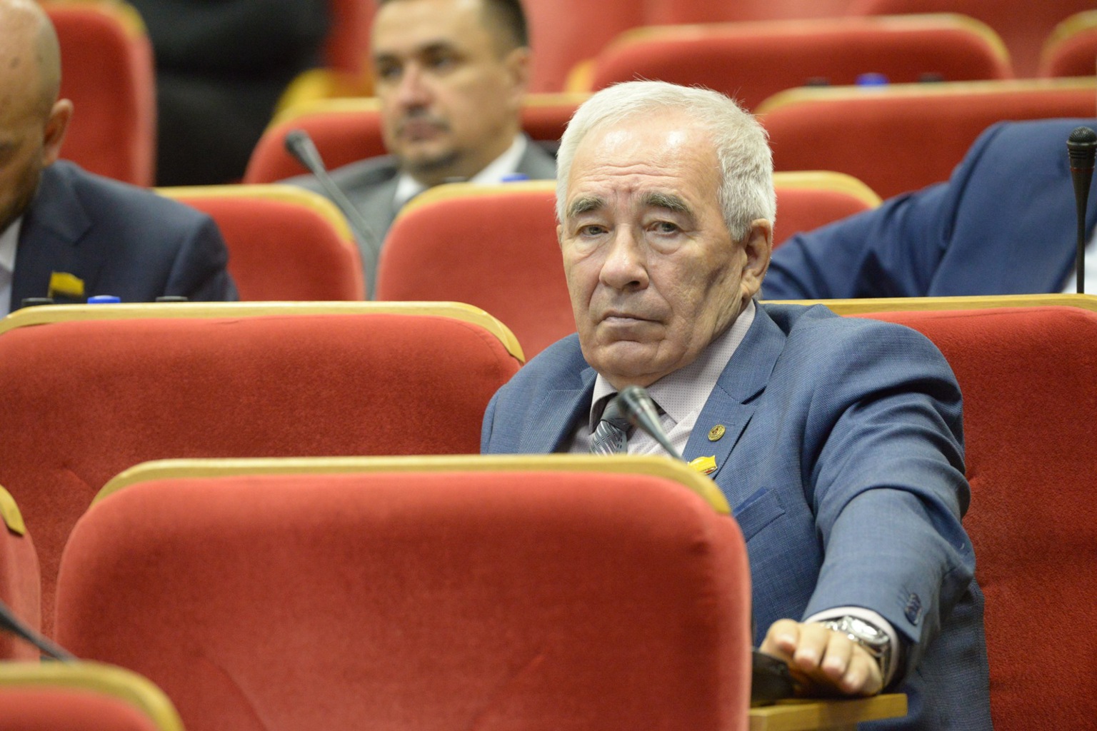 Артамонов ждет утверждения в должности премьер-министра и встречается с фракциями Госсовета Чувашии