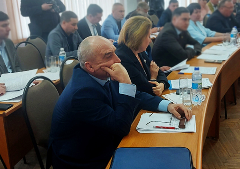 Глава Новочебоксарска Семенов уволен под покровом гостайны и попал в зоопарк