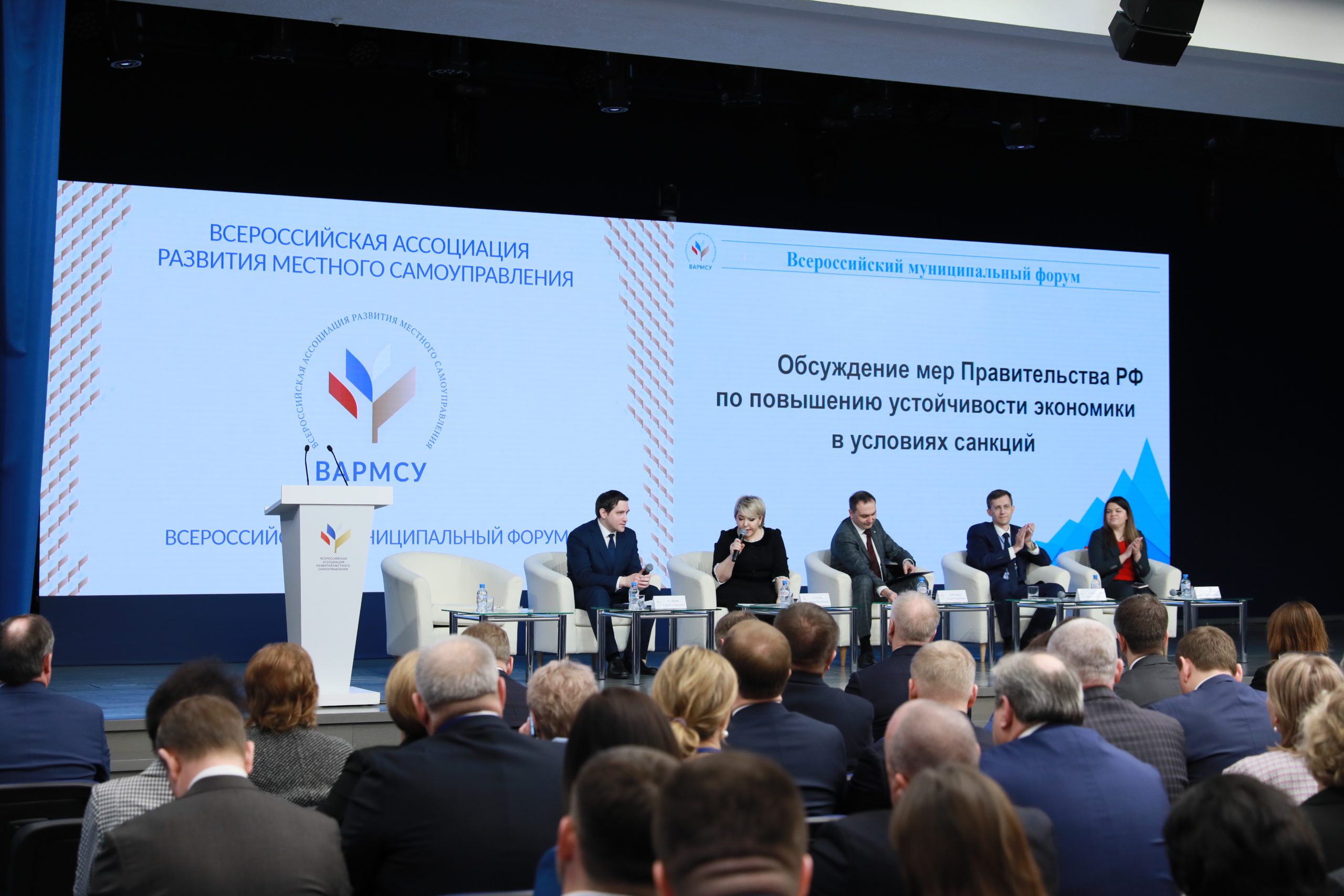Чувашский вице-премьер получил награду за успехи на своем прежнем месте работы