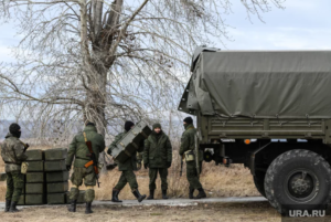 Завод является одним из поставщиков спецтехники для Минобороны РФ Фото: Владимир Жабриков © URA.RU