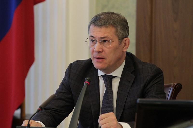 Радий Хабиров на совещании