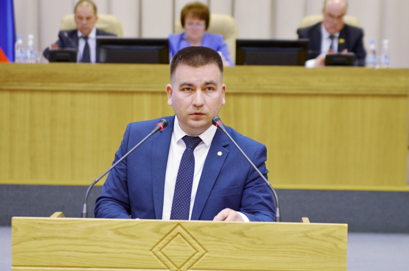 Александр Ефремов