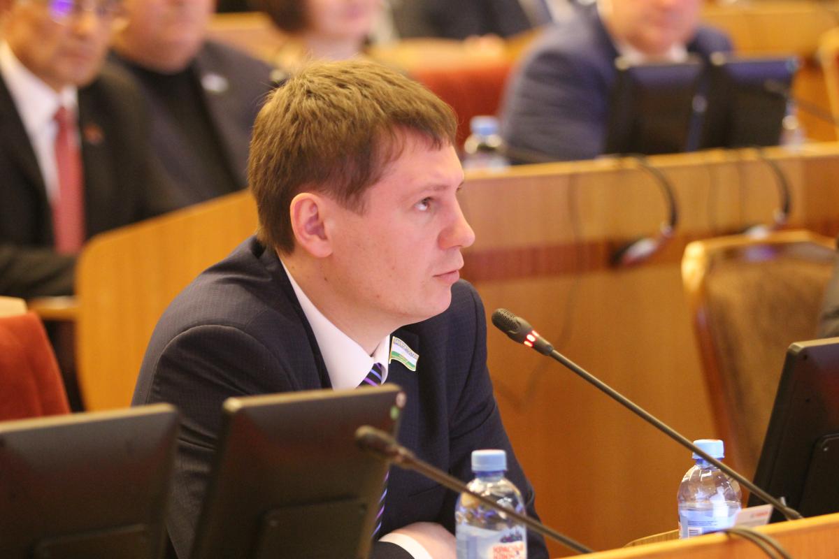 Вячеслав Рябов на девятом (внеочередном) заседании Государственного Собрания – Курултая 