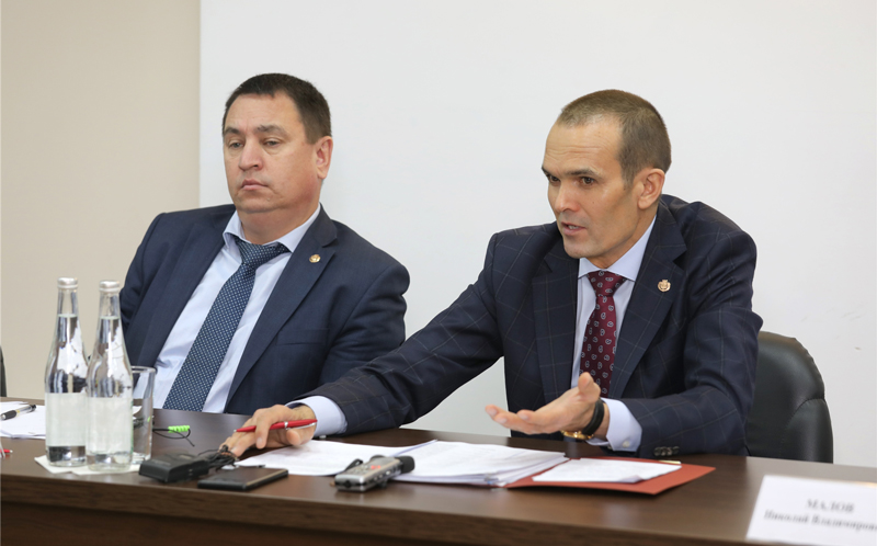 Глава Чувашии провел встречу с представителями политических партий