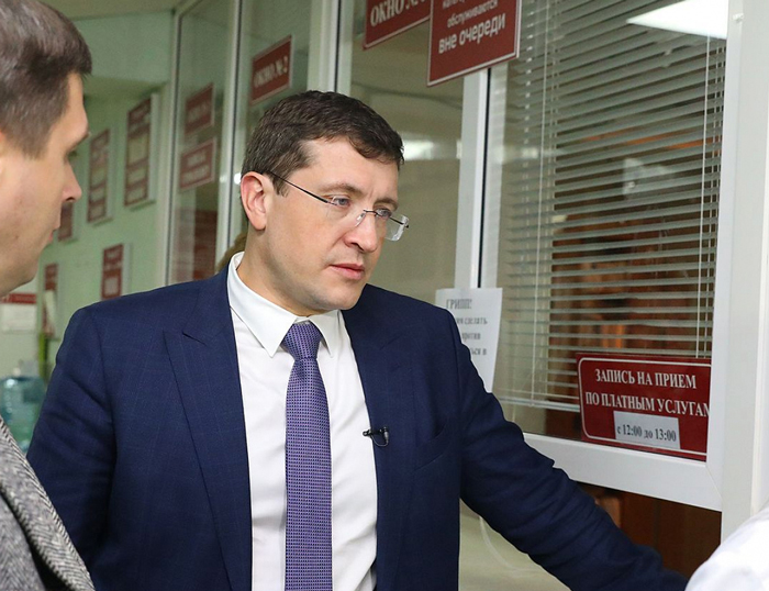 Глеб Никитин напомнил о субсидиях тем, кто не может оплачивать ЖКУ. Фото Игоря Коновалова