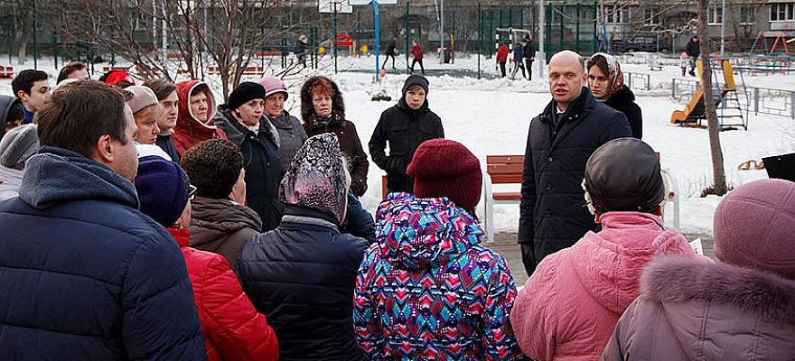 Михаил Шаров умел нравиться жителям Фото «Политбук»