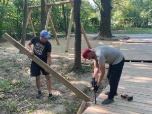В рамках второго этапа «благоустройства» Ельниковской рощи в Новочебоксарске уничтожают результаты первого